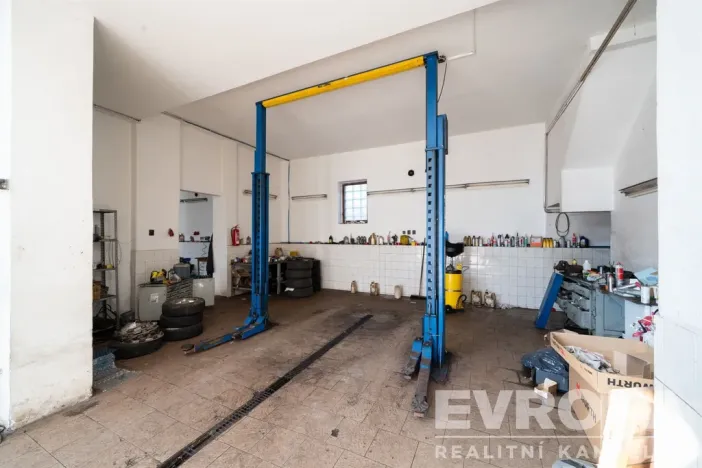 Prodej komerční nemovitosti, Vrchlabí, Pražská, 1523 m2