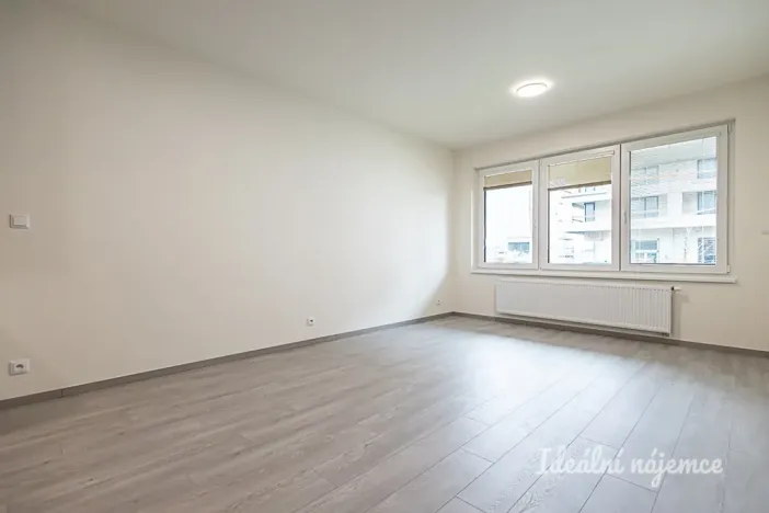 Pronájem bytu 2+kk, Praha - Hloubětín, Poděbradská, 55 m2