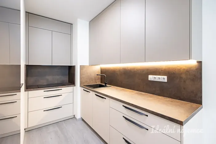 Pronájem bytu 2+kk, Praha - Hloubětín, Poděbradská, 55 m2