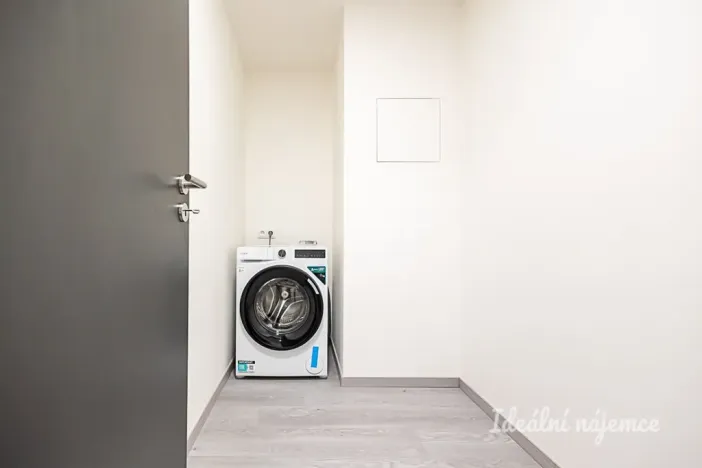 Pronájem bytu 2+kk, Praha - Hloubětín, Poděbradská, 55 m2