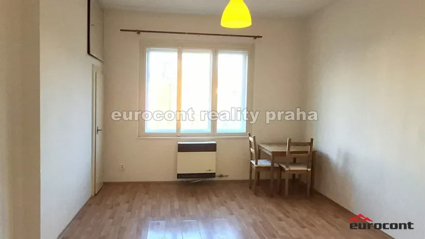 Pronájem bytu 1+kk, Praha - Vršovice, Novgorodská, 30 m2