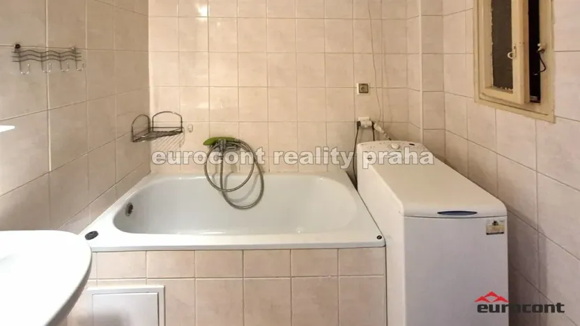 Pronájem bytu 1+kk, Praha - Vršovice, Novgorodská, 30 m2