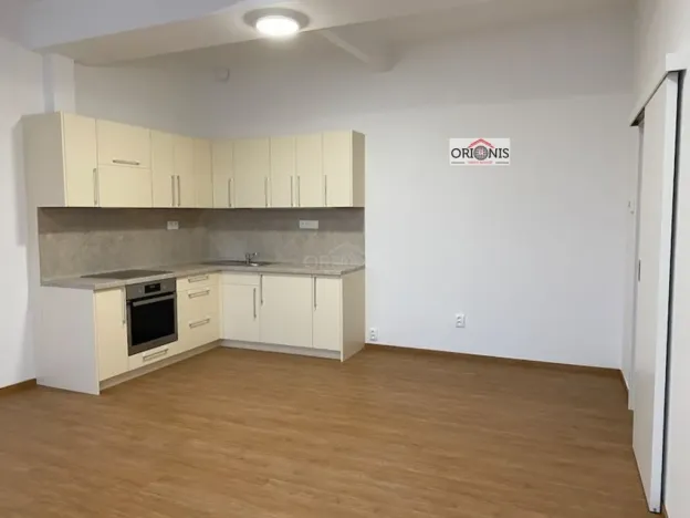 Pronájem bytu 2+kk, Kadaň, Mírové náměstí, 63 m2