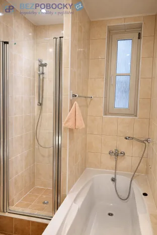 Prodej bytu 2+1, Praha, Tusarova, 67 m2