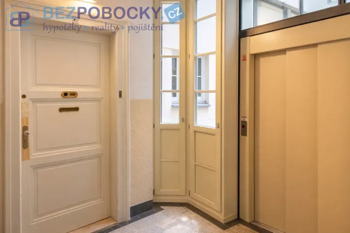 Prodej bytu 2+1, Praha, Tusarova, 67 m2