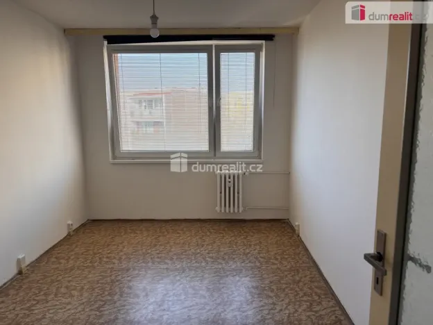 Pronájem bytu 1+kk, Praha - Černý Most, Dygrýnova, 17 m2