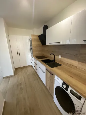 Pronájem bytu 2+kk, Olomouc, Třída Jiřího Pelikána, 60 m2