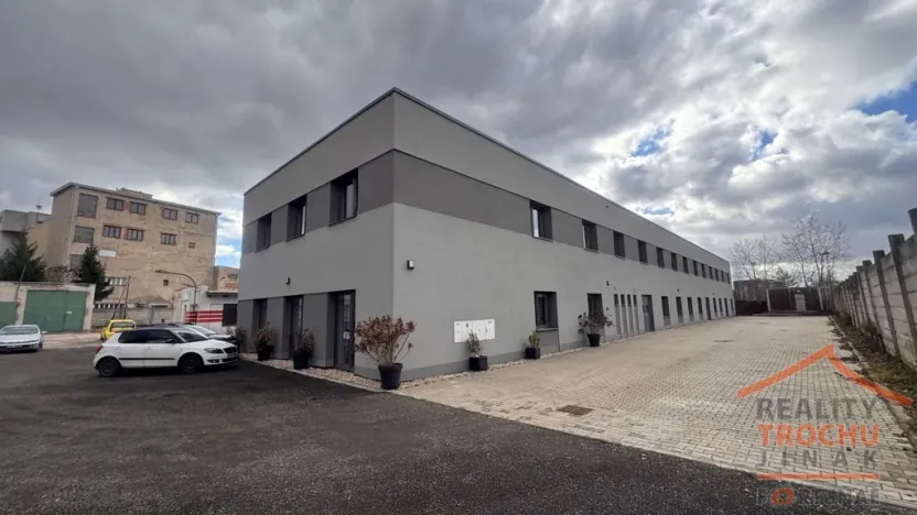 Pronájem výrobních prostor, Hradec Králové, U Fotochemy, 220 m2