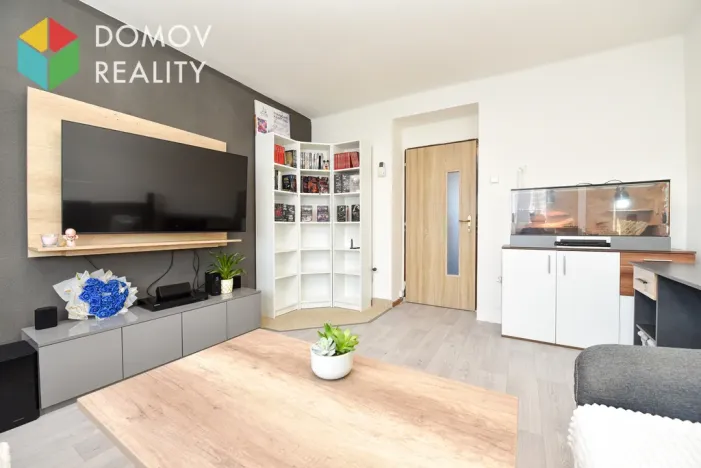 Pronájem bytu 2+1, Tmaň, Sídliště, 43 m2