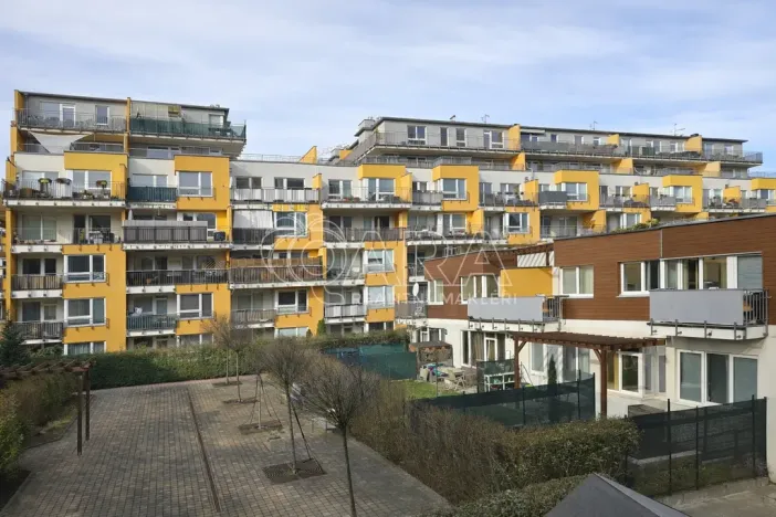 Pronájem bytu 2+kk, Praha - Vysočany, Pod Harfou, 52 m2