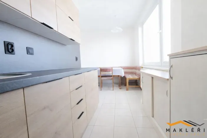 Pronájem bytu 3+1, Jindřichův Hradec - Jindřichův Hradec IV, Mládežnická, 79 m2