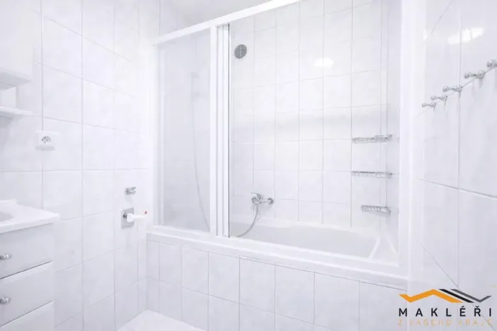 Pronájem bytu 3+1, Jindřichův Hradec - Jindřichův Hradec IV, Mládežnická, 79 m2