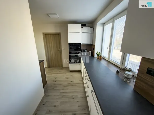 Prodej bytu 3+kk, Lošany, 64 m2