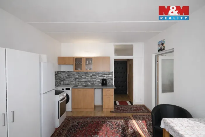 Prodej bytu 1+1, Karlovy Vary - Stará Role, Školní, 35 m2