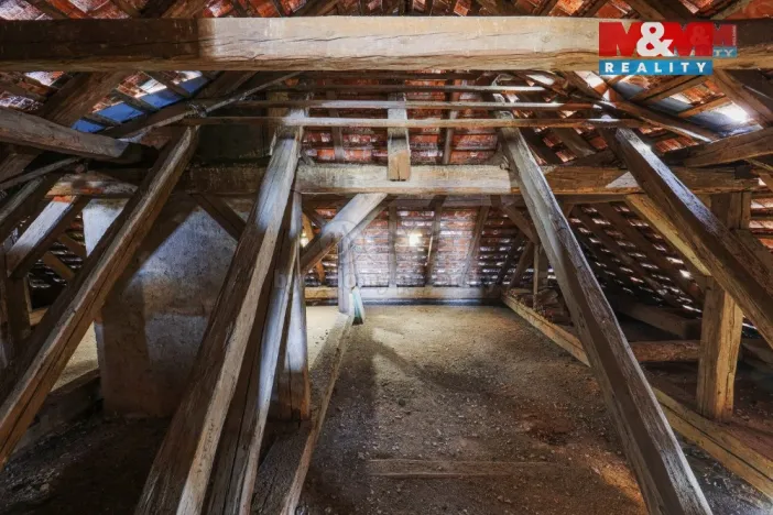 Prodej rodinného domu, Hradec, 323 m2