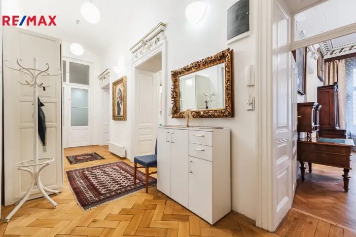 Pronájem kanceláře, Praha - Nové Město, Na Zderaze, 180 m2