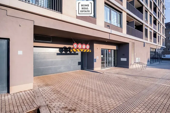 Pronájem bytu 2+kk, Praha - Vysočany, Kolbenova, 55 m2