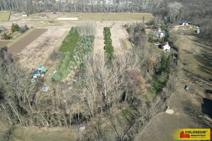 Prodej pole, Znojmo, 2970 m2