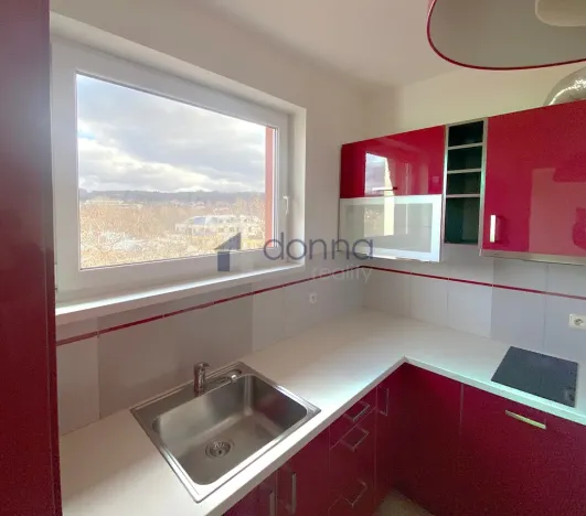 Pronájem bytu 1+kk, Praha, Nademlejnská, 35 m2