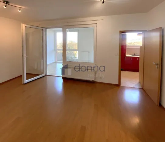 Pronájem bytu 1+kk, Praha, Nademlejnská, 35 m2