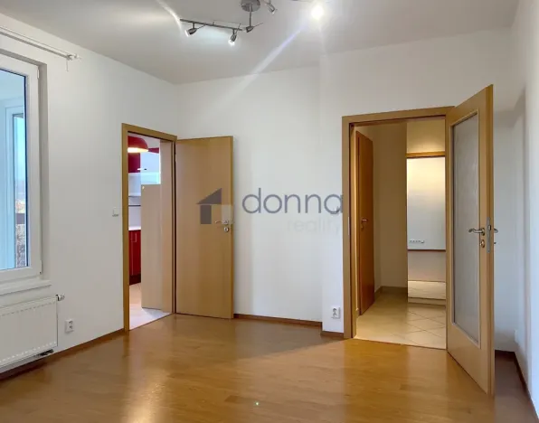 Pronájem bytu 1+1, Praha, Nademlejnská, 35 m2