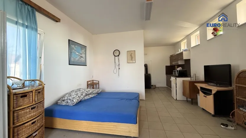 Prodej výrobních prostor, Erpužice - Blahousty, 10996 m2