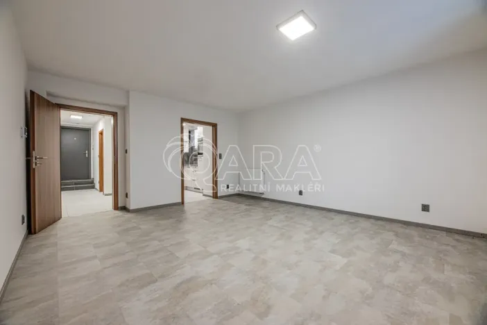 Pronájem bytu 1+kk, Praha, Květnická, 38 m2