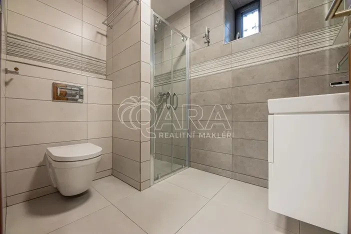 Pronájem bytu 1+kk, Praha, Květnická, 38 m2