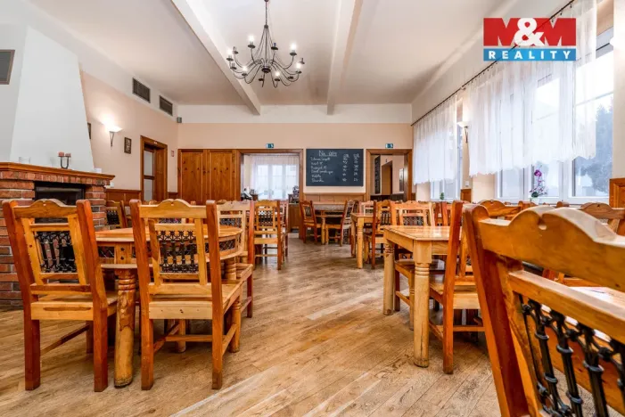 Pronájem restaurace, Praha, Rožnovská, 328 m2
