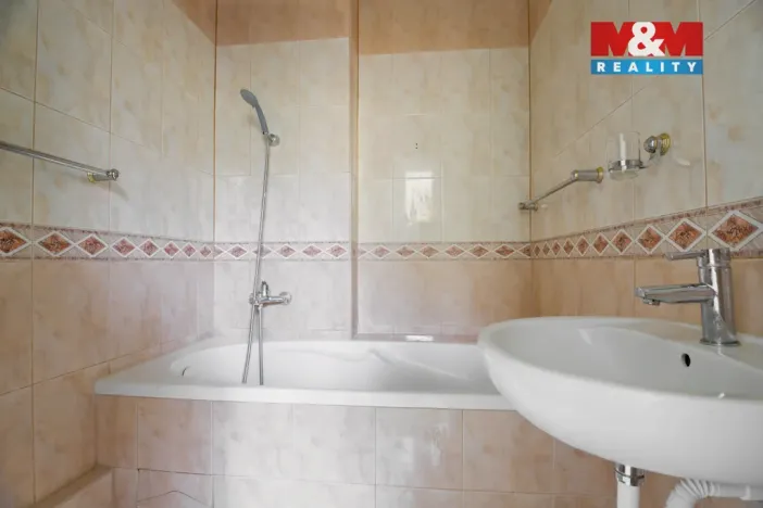 Prodej bytu 3+1, Ústí nad Labem - Mojžíř, Picassova, 78 m2