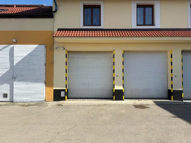 Pronájem garáže, Hluboká nad Vltavou, Vltavská, 80 m2