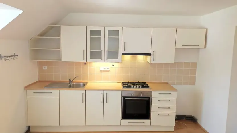 Pronájem bytu 2+kk, Hradec Králové, Letců, 48 m2