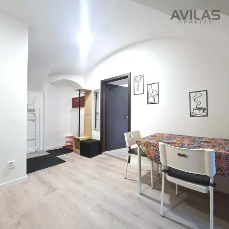 Pronájem bytu 2+kk, Benešov, Masarykovo náměstí, 44 m2