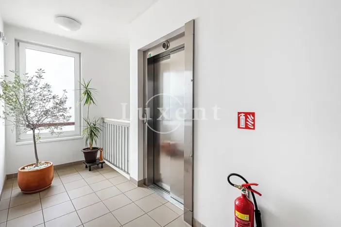 Prodej bytu 2+kk, Praha - Čakovice, Tryskovická, 62 m2