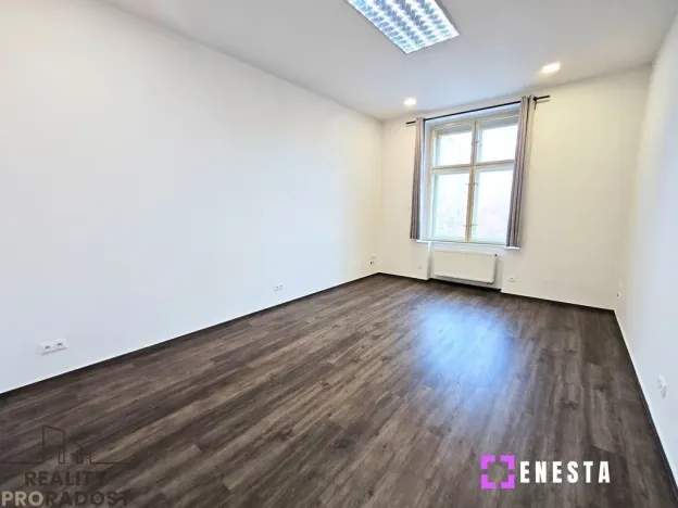 Pronájem bytu 3+1, Praha - Nusle, náměstí Generála Kutlvašra, 100 m2