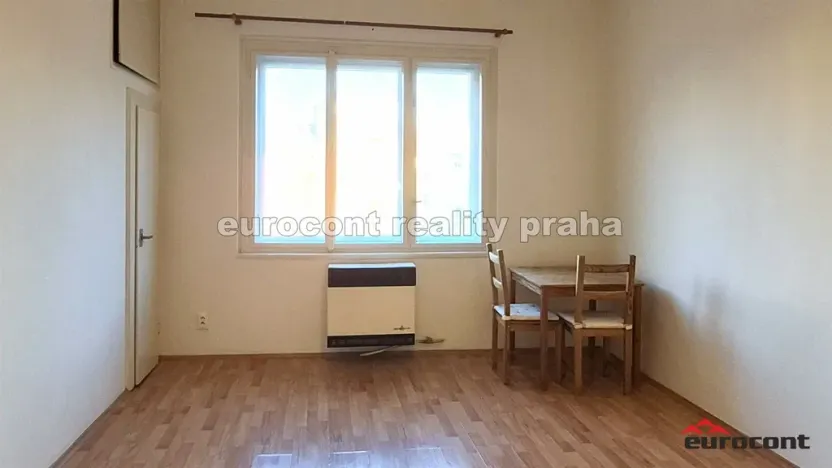 Pronájem bytu 1+kk, Praha - Vršovice, Novgorodská, 30 m2