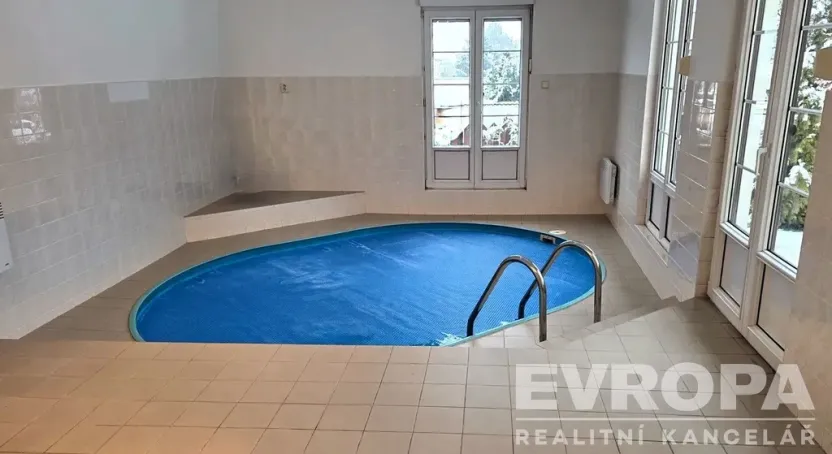 Pronájem rodinného domu, Praha - Nebušice, V březinkách, 365 m2