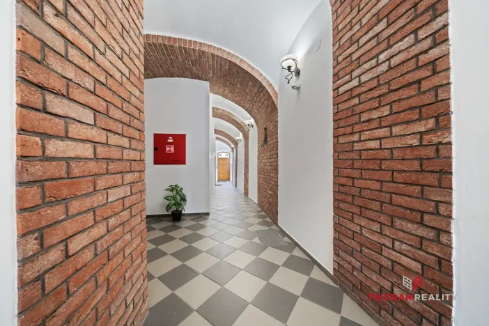 Pronájem bytu 2+kk, Hradec Králové, Dlouhá, 38 m2