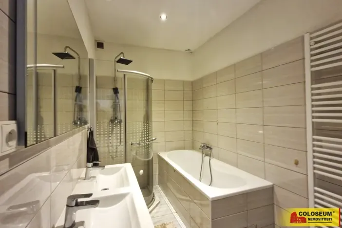 Prodej rodinného domu, Velké Bílovice, 365 m2