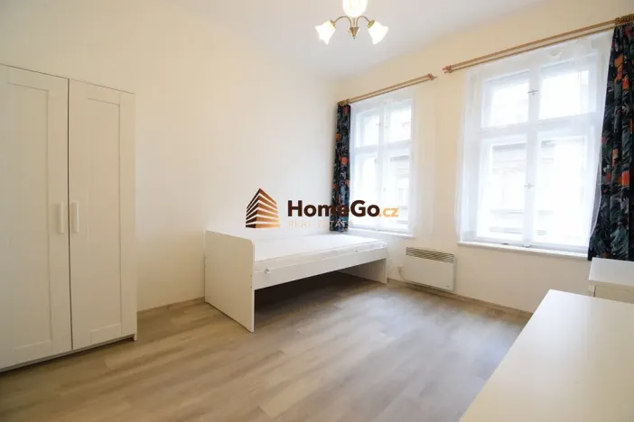 Pronájem bytu 1+kk, Praha - Vršovice, Sevastopolská, 18 m2
