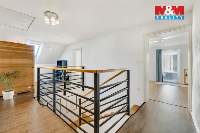 Pronájem rodinného domu, Bavoryně - U Vodojemu, 210 m2