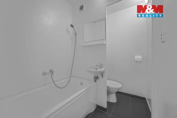 Pronájem bytu 1+1, Smiřice, Komenského, 37 m2