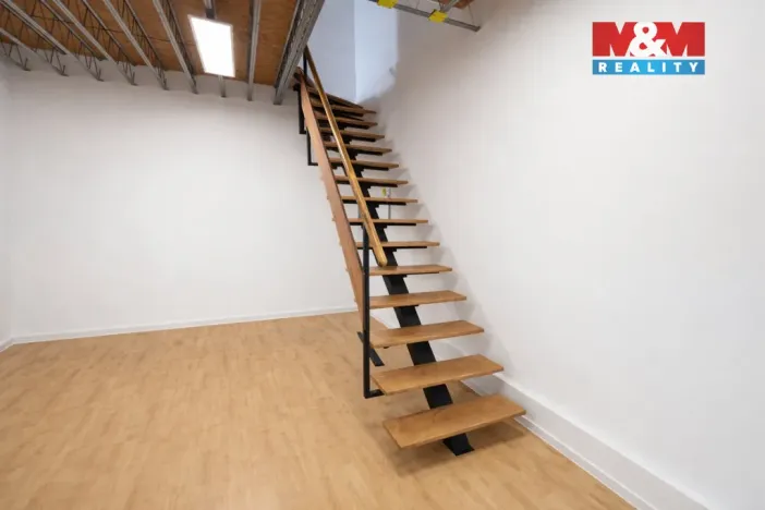 Pronájem skladu, Spořice, Spořická, 660 m2