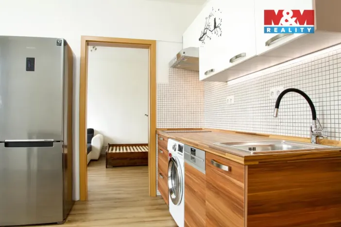 Pronájem bytu 1+1, Karlovy Vary - Bohatice, Lomená, 35 m2