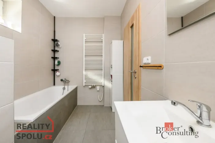 Prodej rodinného domu, Koloveč, nám. Svobody, 160 m2