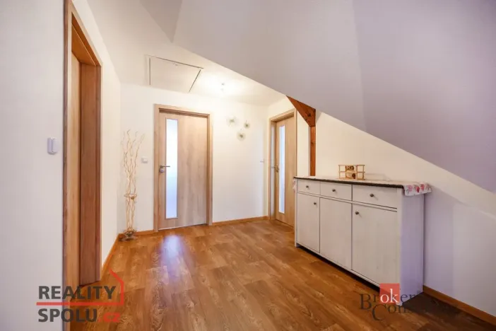 Prodej rodinného domu, Koloveč, nám. Svobody, 160 m2