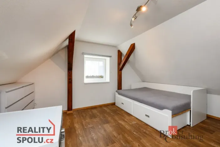 Prodej rodinného domu, Koloveč, nám. Svobody, 160 m2