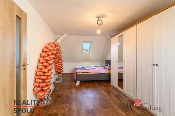 Prodej rodinného domu, Koloveč, nám. Svobody, 160 m2