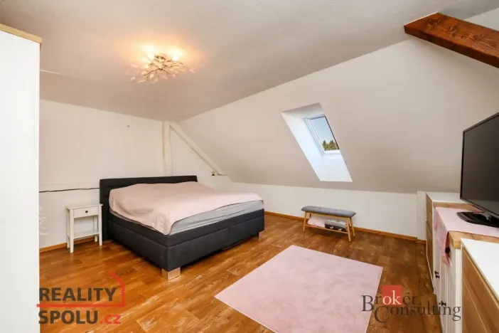 Prodej rodinného domu, Koloveč, nám. Svobody, 160 m2