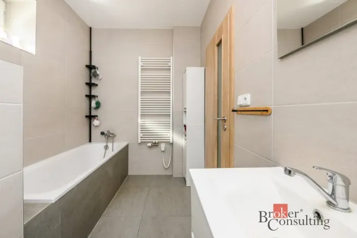 Prodej rodinného domu, Koloveč, nám. Svobody, 160 m2